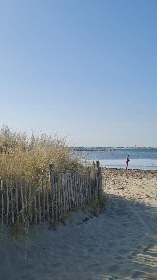 Le Vog The Beach 200 M Away And The Shops At The Foot Of The Residence Le Grau-du-Roi Exterior photo